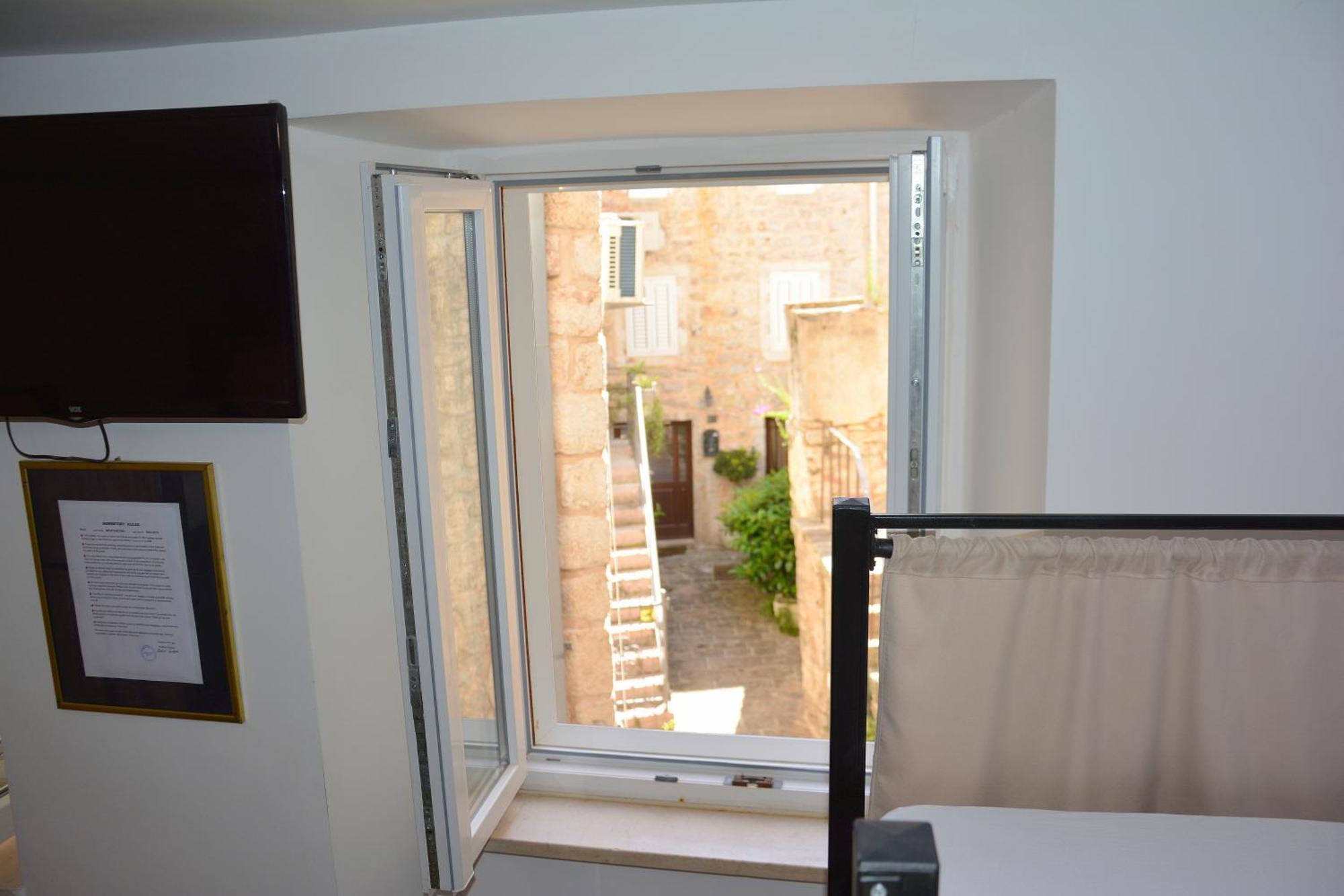 Montenegro Backpackers Home 부드바 외부 사진